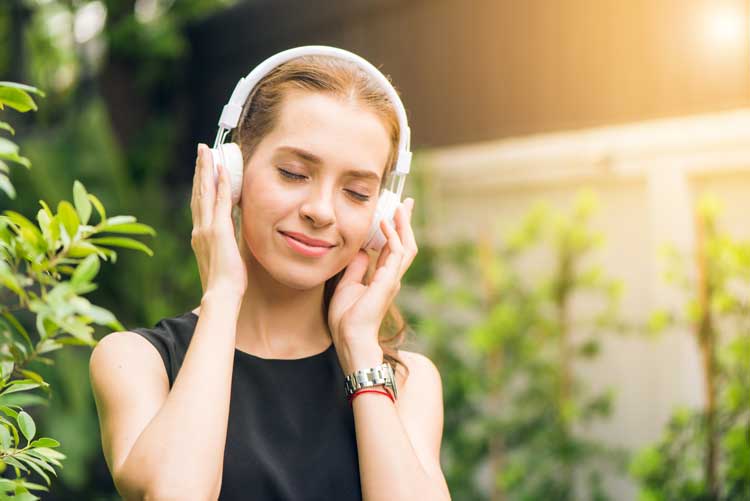 Ouvir música pode ser bom remédio contra dor e inflamações